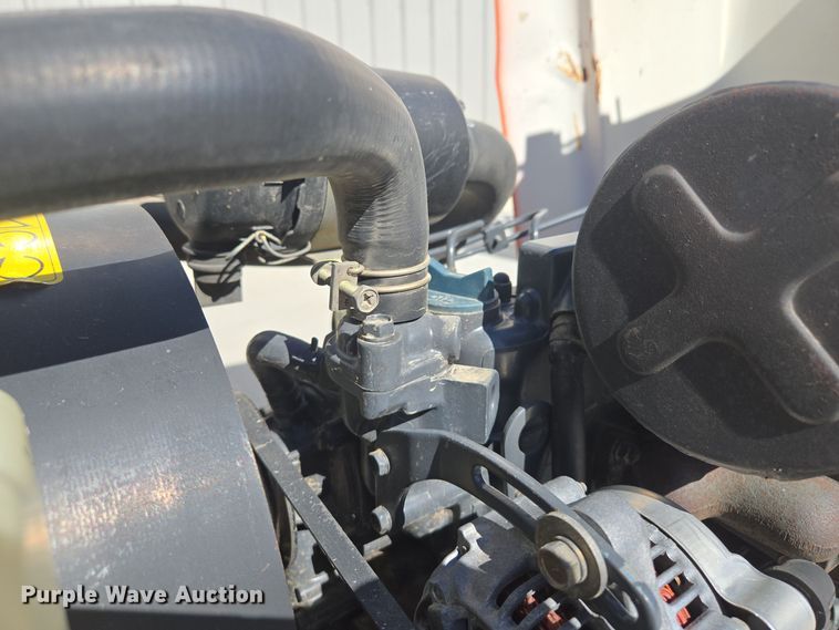 image for item EE8622 Kubota  F2260 lawn mower