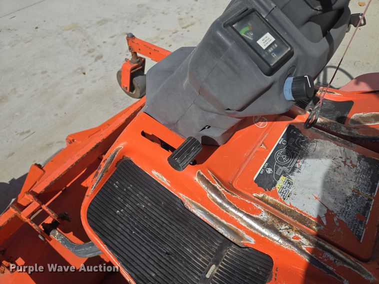 image for item EE8622 Kubota  F2260 lawn mower