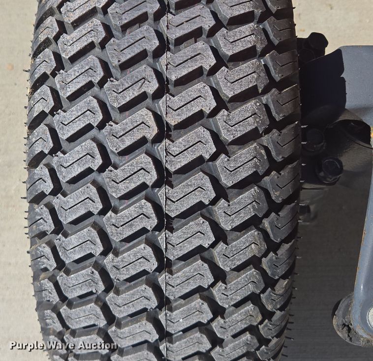 image for item EE8622 Kubota  F2260 lawn mower