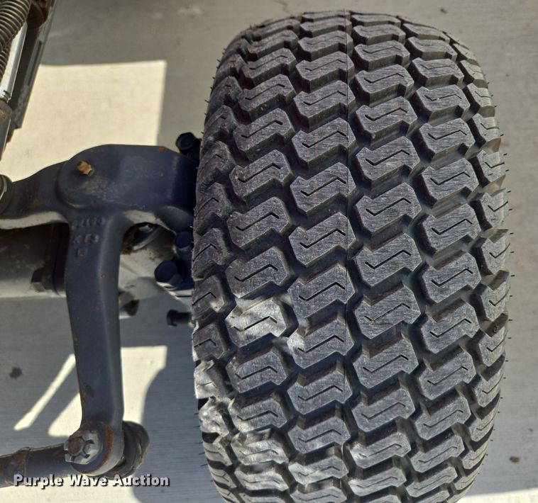 image for item EE8622 Kubota  F2260 lawn mower