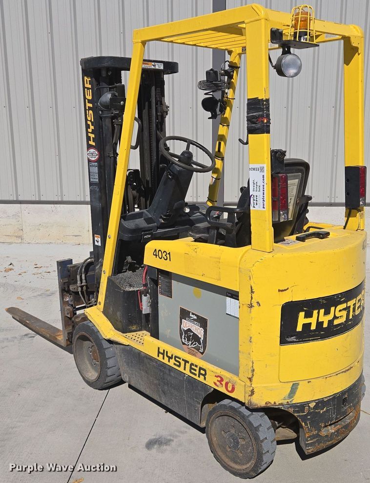 image for item EE8624 Hyster  E30XM2 forklift
