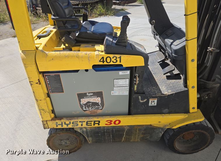 image for item EE8624 Hyster  E30XM2 forklift
