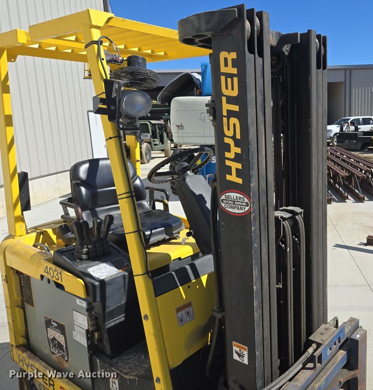 image for item EE8624 Hyster  E30XM2 forklift