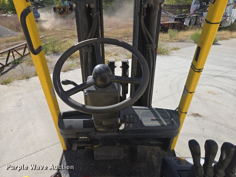 image for item EE8624 Hyster  E30XM2 forklift