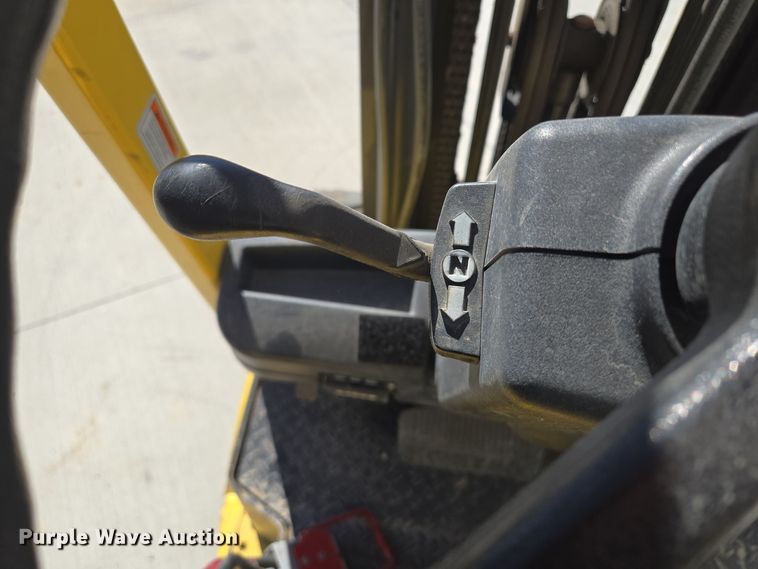 image for item EE8624 Hyster  E30XM2 forklift