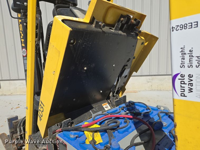 image for item EE8624 Hyster  E30XM2 forklift