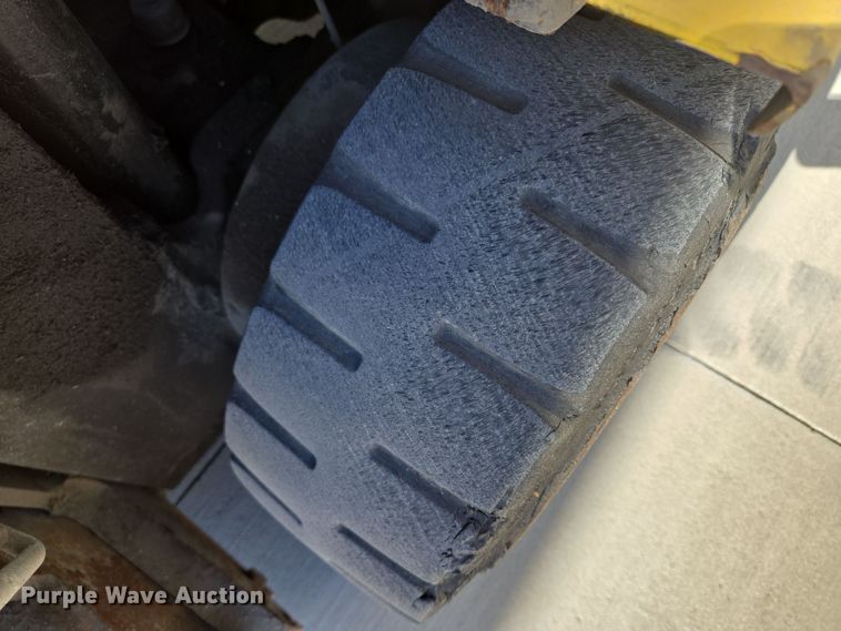 image for item EE8624 Hyster  E30XM2 forklift