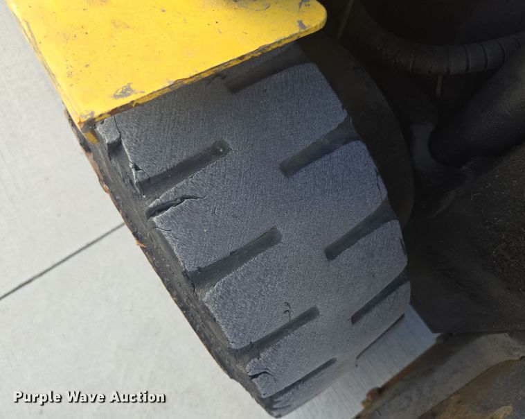 image for item EE8624 Hyster  E30XM2 forklift