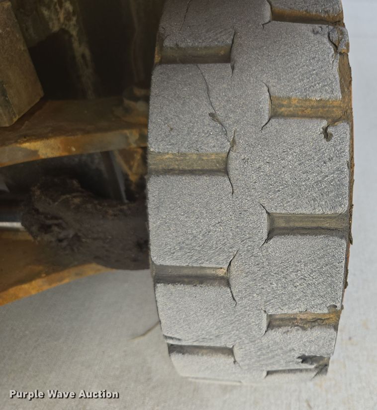 image for item EE8624 Hyster  E30XM2 forklift