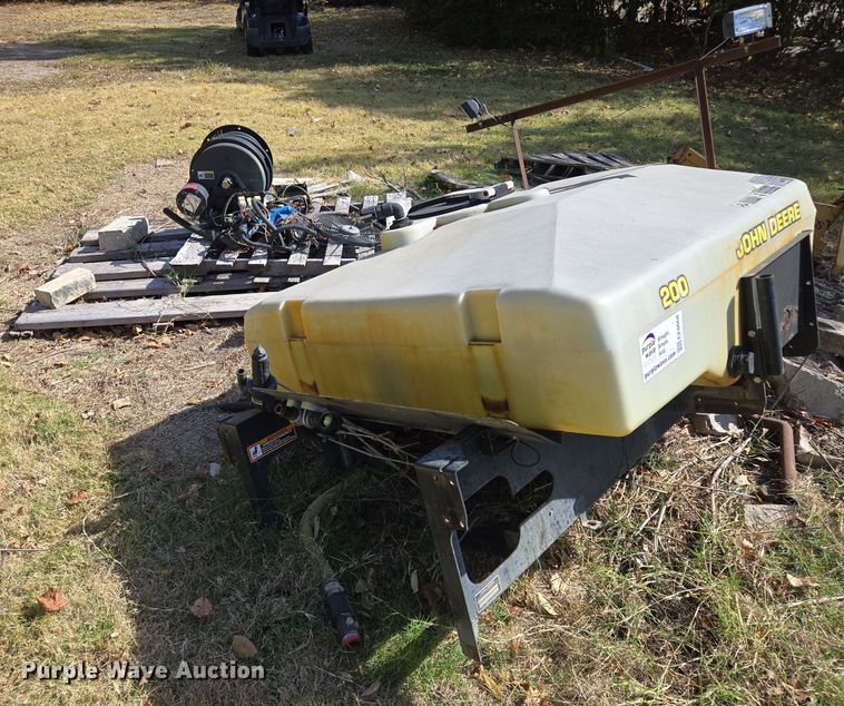 image for item EE8668 John Deere  200 sprayer tank 