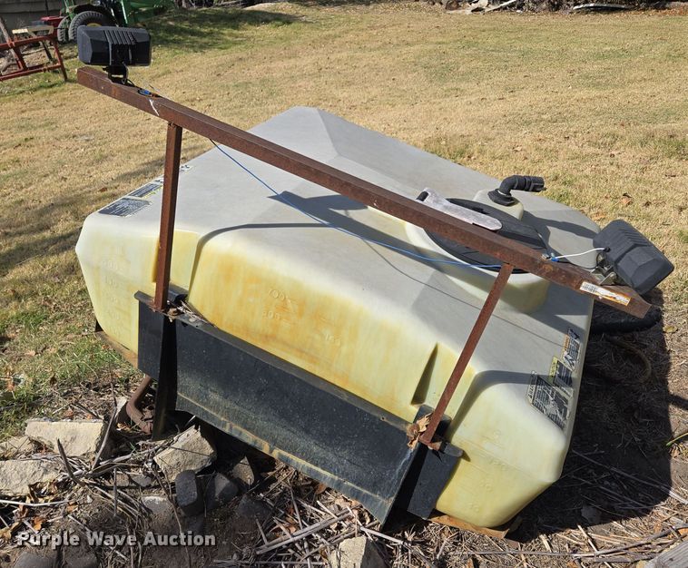 image for item EE8668 John Deere  200 sprayer tank 