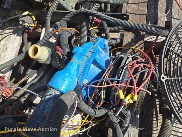 image for item EE8668 John Deere  200 sprayer tank 