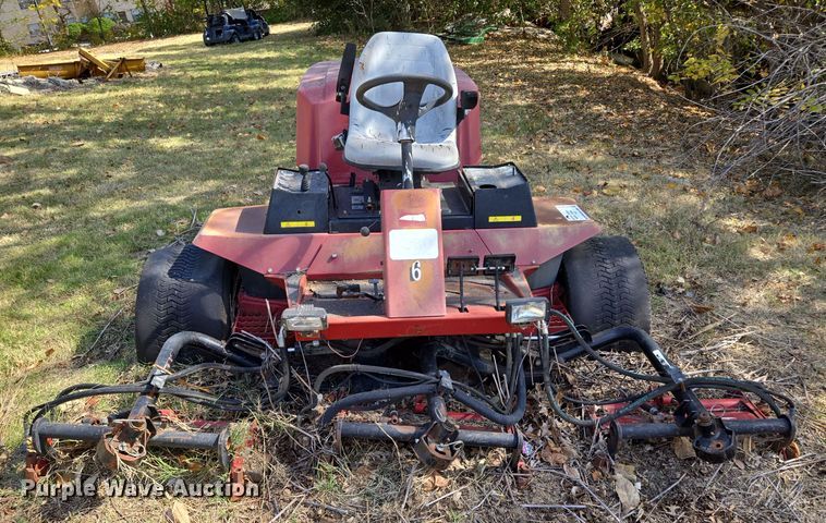image for item EE8670 Toro Reelmaster 6500-D reel mower 