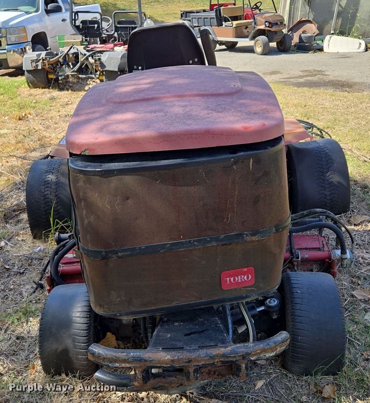 image for item EE8670 Toro Reelmaster 6500-D reel mower 