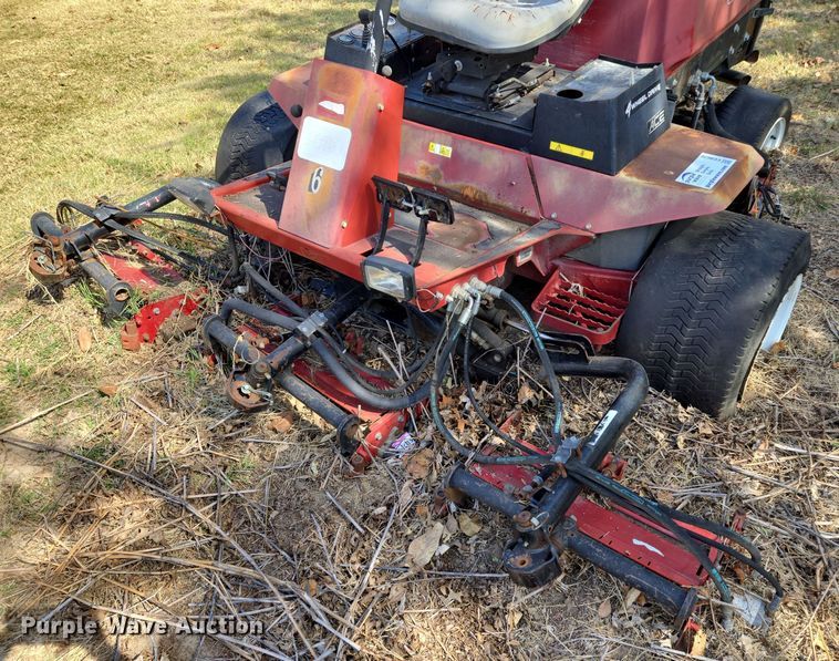 image for item EE8670 Toro Reelmaster 6500-D reel mower 