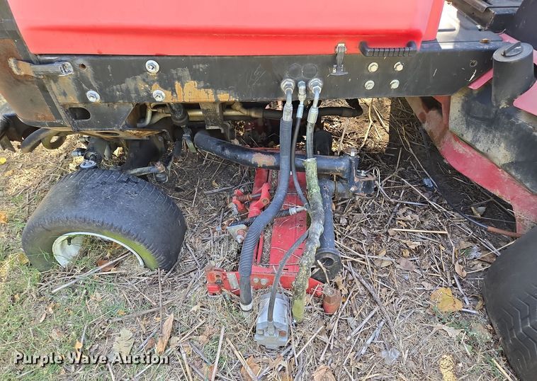 image for item EE8670 Toro Reelmaster 6500-D reel mower 