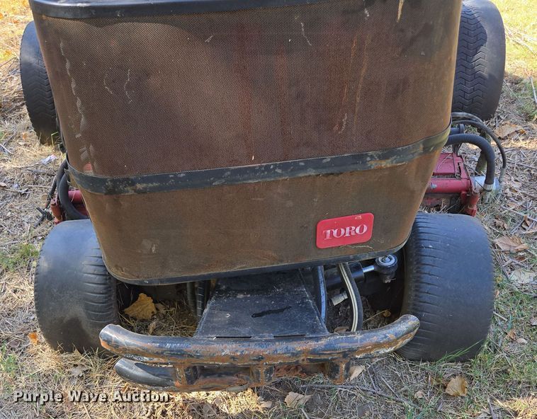 image for item EE8670 Toro Reelmaster 6500-D reel mower 