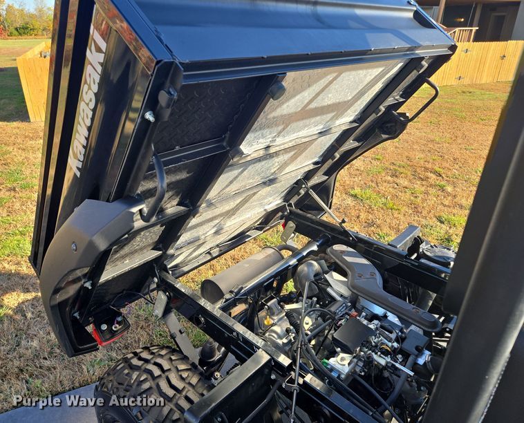 image for item EE8671 2022 Kawasaki  KAF620Z Mule utility vehicle