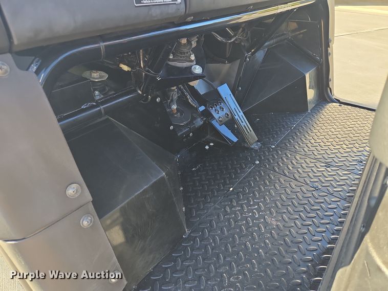 image for item EE8671 2022 Kawasaki  KAF620Z Mule utility vehicle