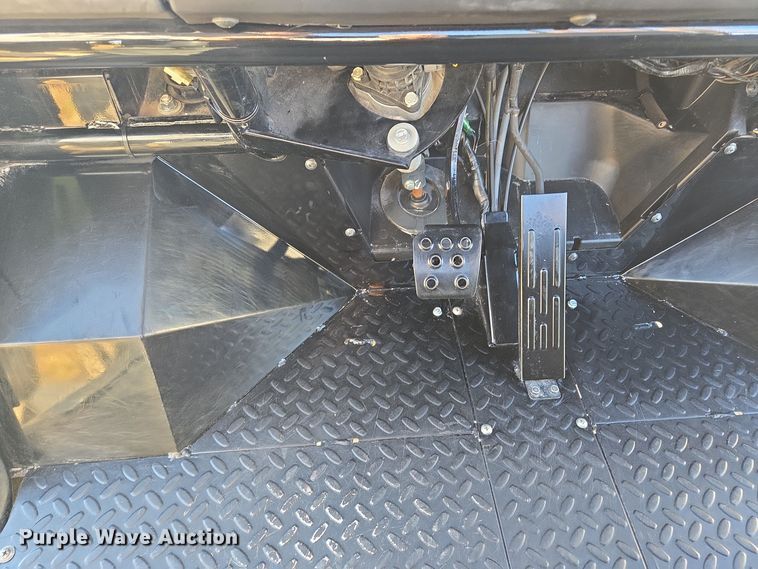 image for item EE8671 2022 Kawasaki  KAF620Z Mule utility vehicle