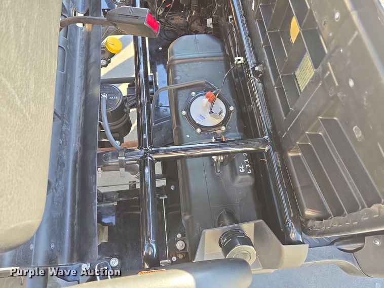 image for item EE8671 2022 Kawasaki  KAF620Z Mule utility vehicle