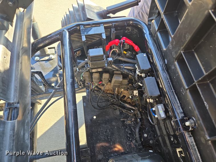 image for item EE8671 2022 Kawasaki  KAF620Z Mule utility vehicle