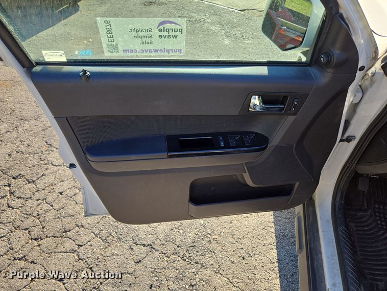 image for item EE8676 2012 Ford Escape Limited SUV