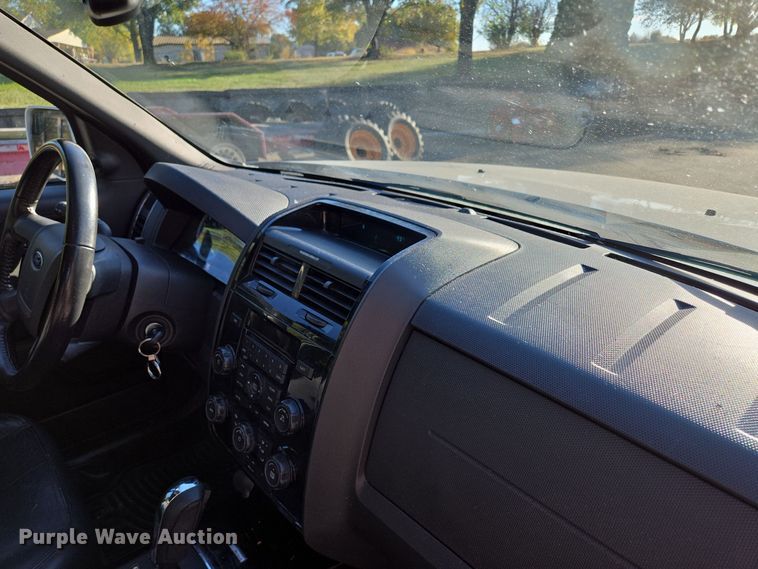 image for item EE8676 2012 Ford Escape Limited SUV