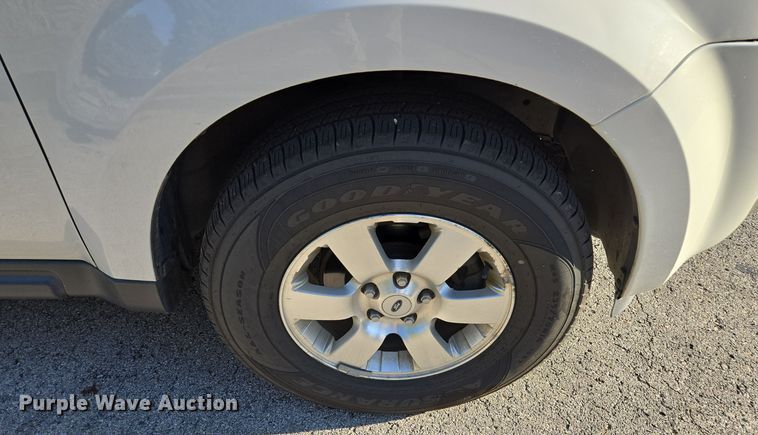 image for item EE8676 2012 Ford Escape Limited SUV