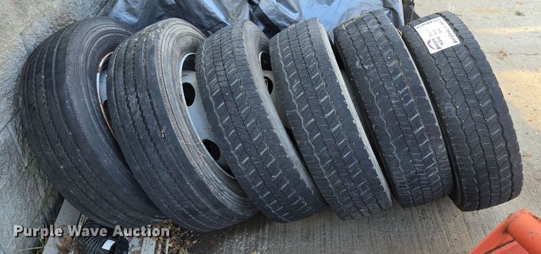 image for item EE8679 (6) 225/70R19.5 tires and wheels 