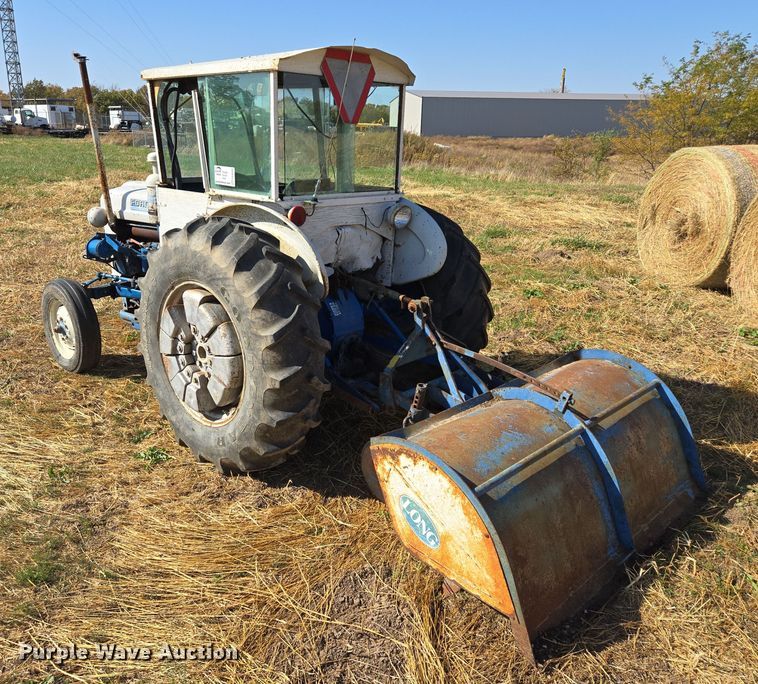 image for item EE8683 Ford  4000 tractor