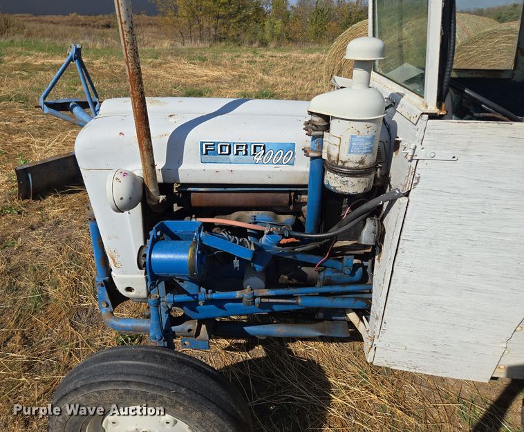 image for item EE8683 Ford  4000 tractor