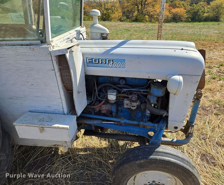 image for item EE8683 Ford  4000 tractor