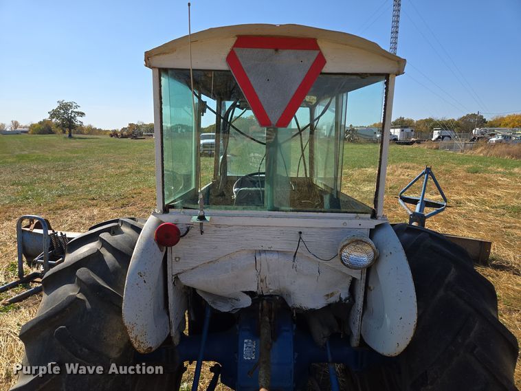 image for item EE8683 Ford  4000 tractor