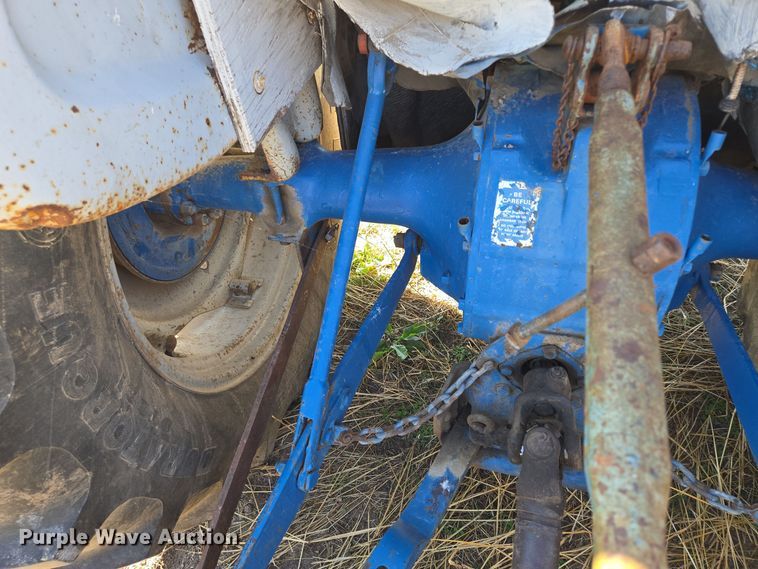 image for item EE8683 Ford  4000 tractor