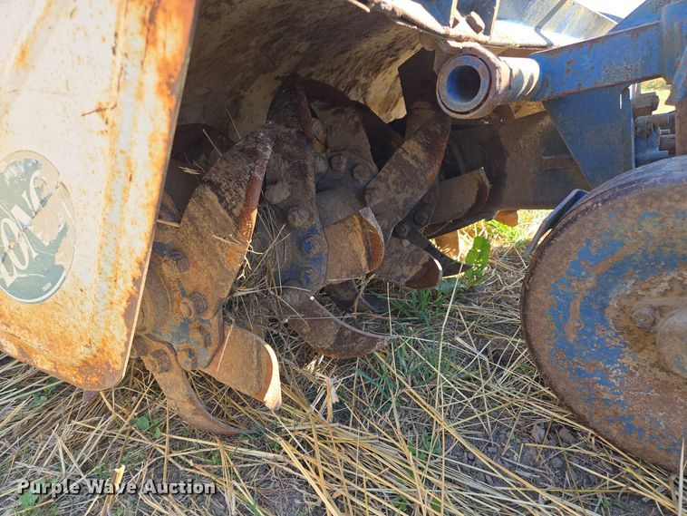 image for item EE8683 Ford  4000 tractor