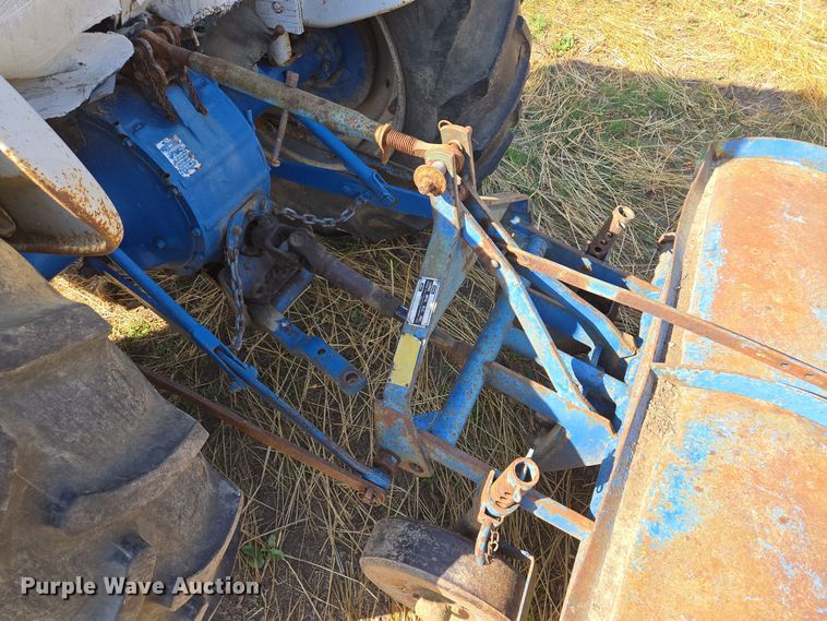 image for item EE8683 Ford  4000 tractor