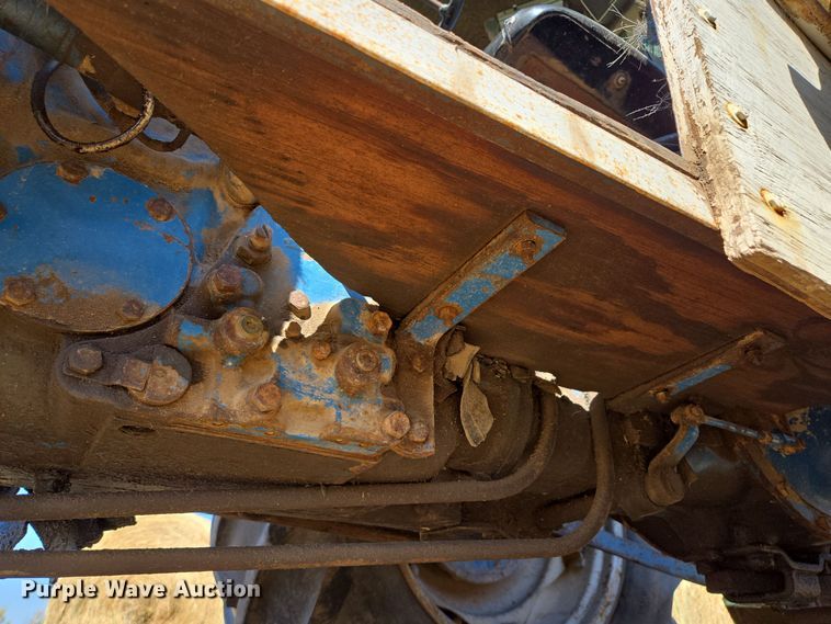 image for item EE8683 Ford  4000 tractor
