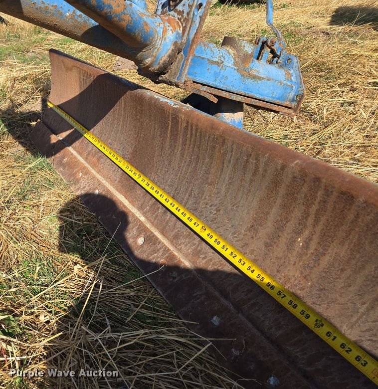 image for item EE8683 Ford  4000 tractor