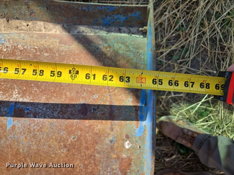 image for item EE8683 Ford  4000 tractor