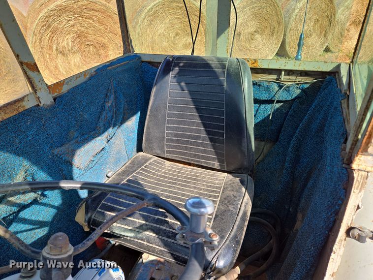 image for item EE8683 Ford  4000 tractor