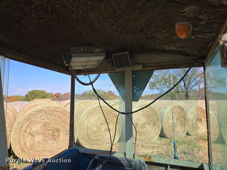 image for item EE8683 Ford  4000 tractor