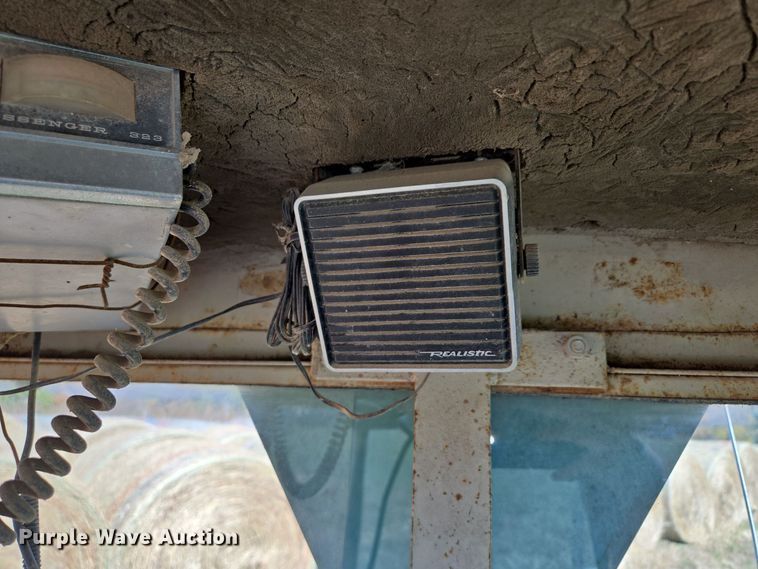 image for item EE8683 Ford  4000 tractor