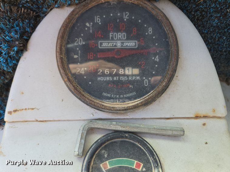 image for item EE8683 Ford  4000 tractor