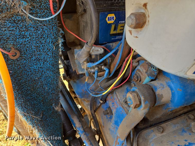 image for item EE8683 Ford  4000 tractor