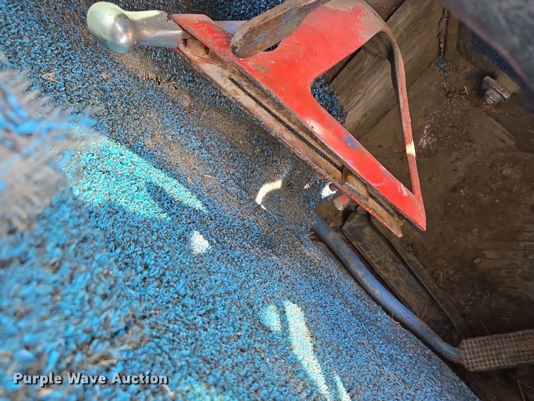 image for item EE8683 Ford  4000 tractor