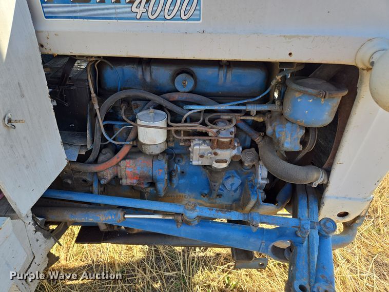 image for item EE8683 Ford  4000 tractor