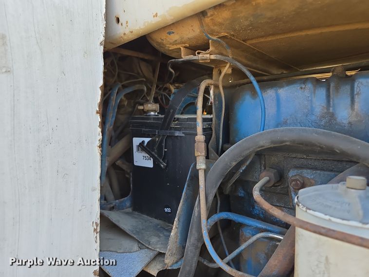 image for item EE8683 Ford  4000 tractor