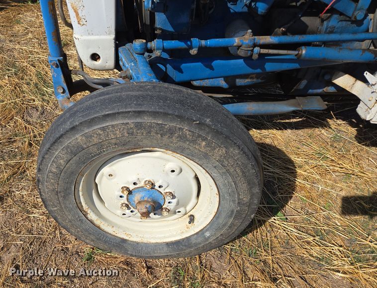 image for item EE8683 Ford  4000 tractor