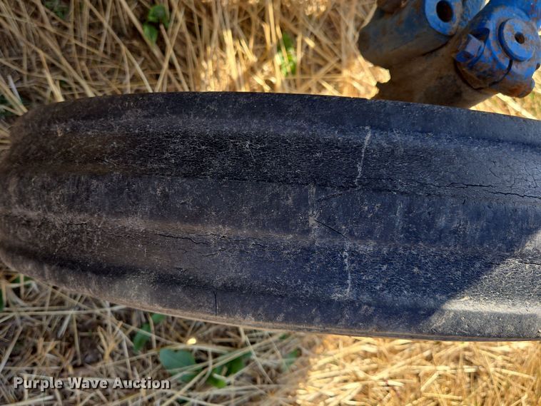 image for item EE8683 Ford  4000 tractor